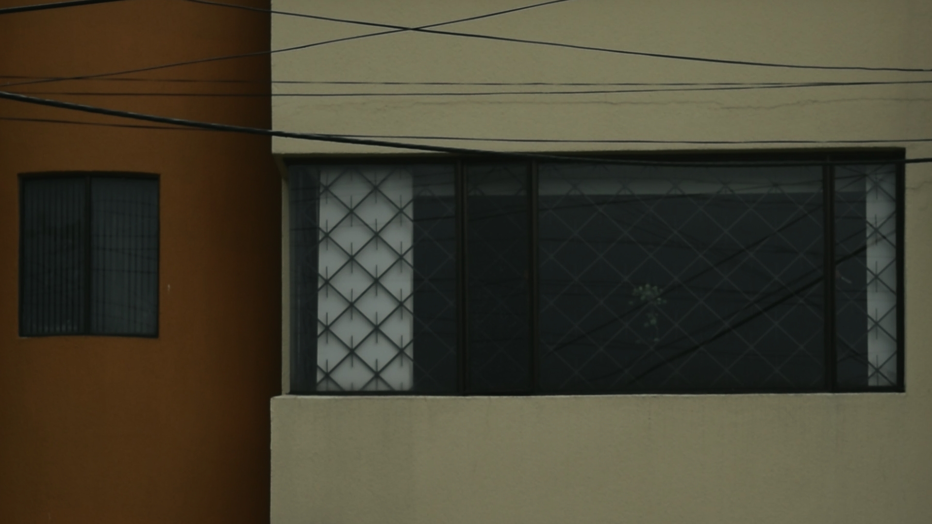 Casa vecina, fotograma 2